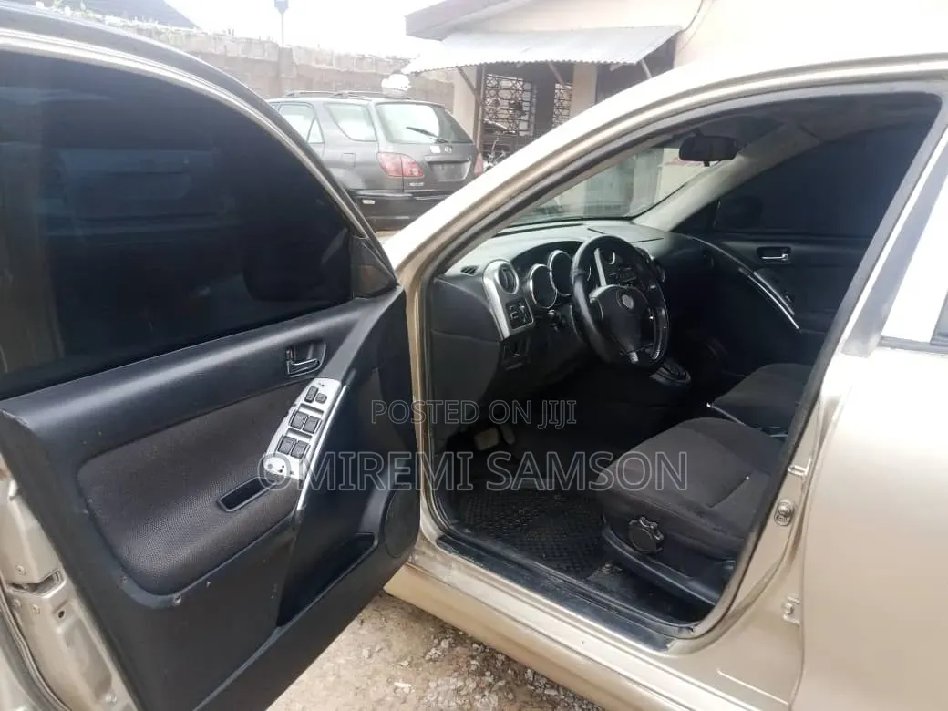 Toyota Matrix 2003 Gold