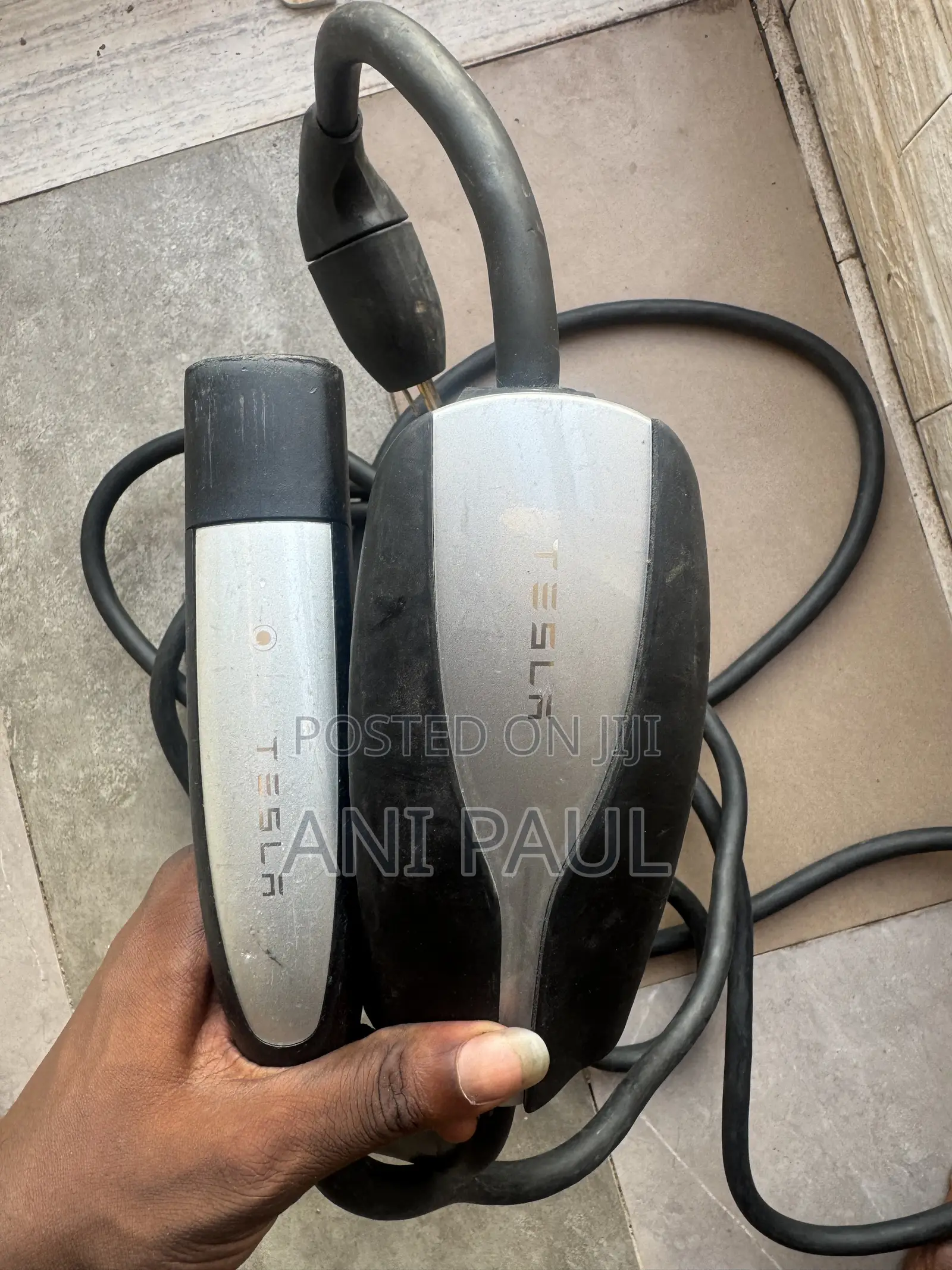 Tesla Universal Mobile Connector