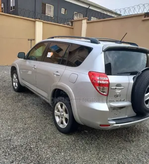 Toyota RAV4 2009 Silver