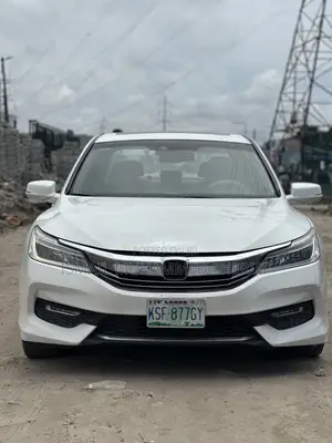 Honda Accord Touring 4dr Sedan FWD (3.5L 6cyl 6A) 2013 White