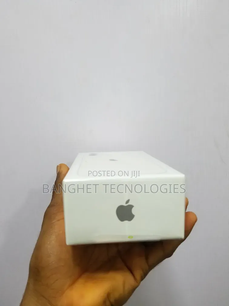New Apple iPhone 11 128 GB White