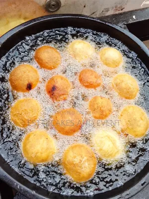 Estti Cakes Pastries