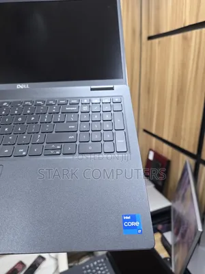 Laptop Dell Latitude 3520 16GB Intel Core i7 SSD 512GB