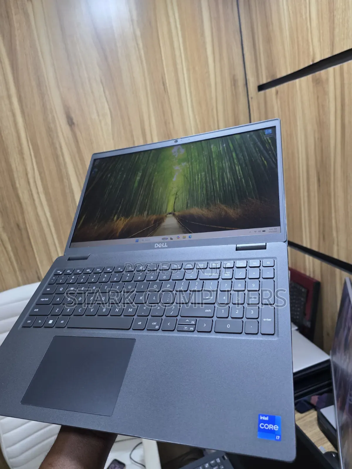 Laptop Dell Latitude 3520 16GB Intel Core i7 SSD 512GB