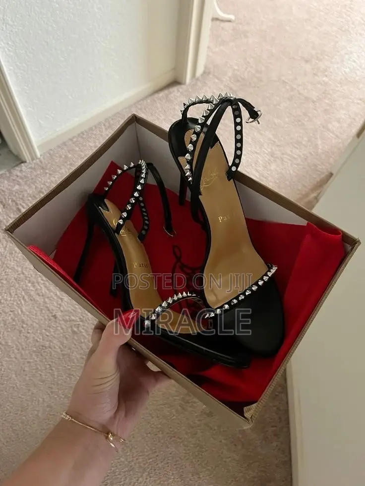 Slippers, Heel