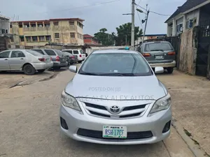 Toyota Corolla 2011 Silver