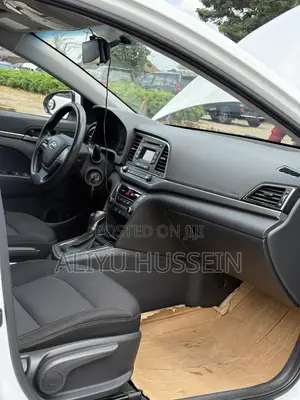 Hyundai Elantra 2017 White