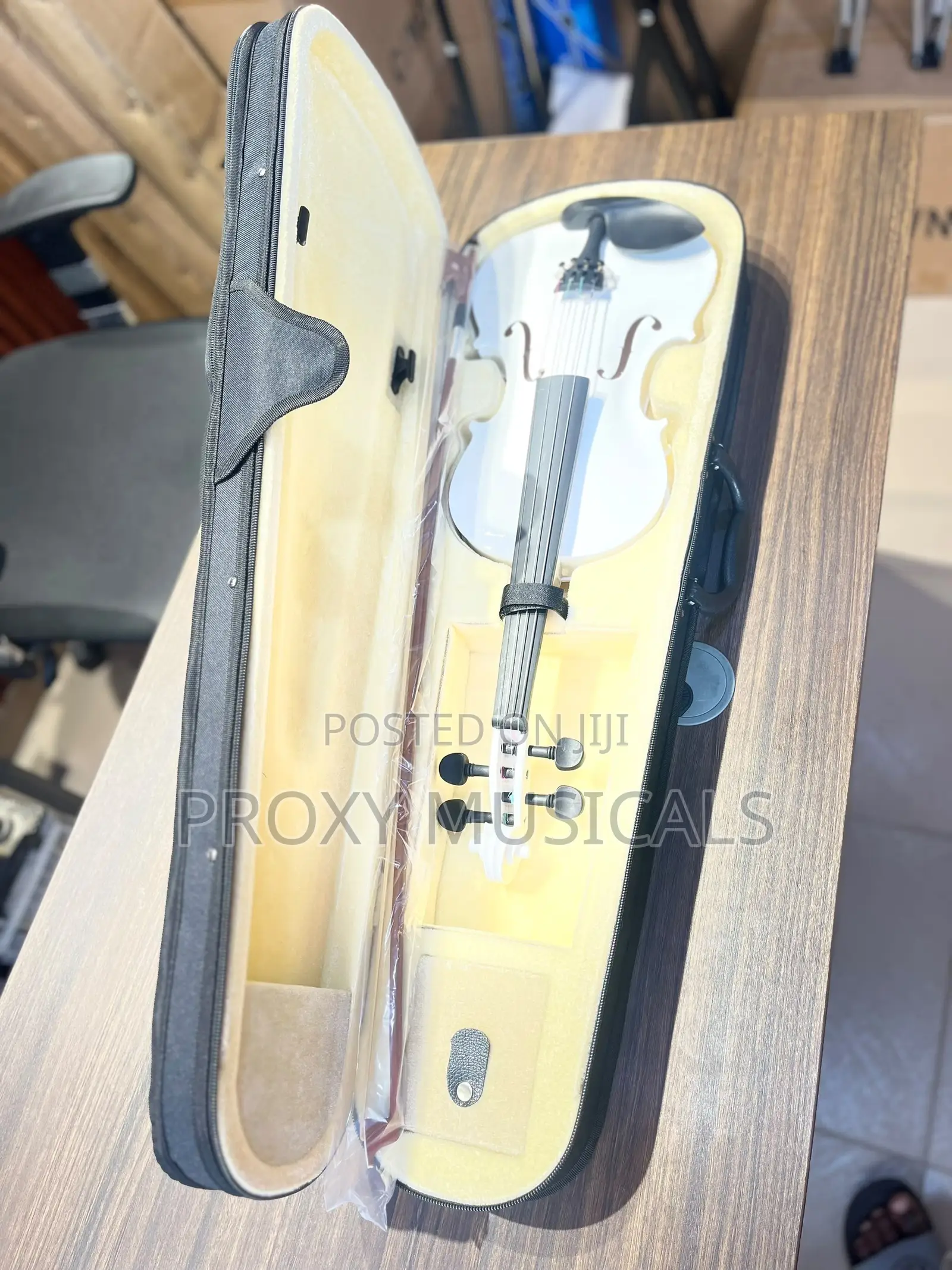 Yamaha 4/4 White Violin