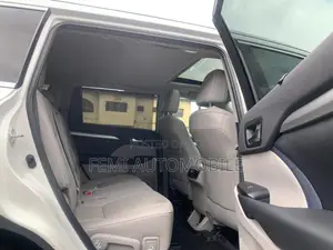 Toyota Highlander 2019 White