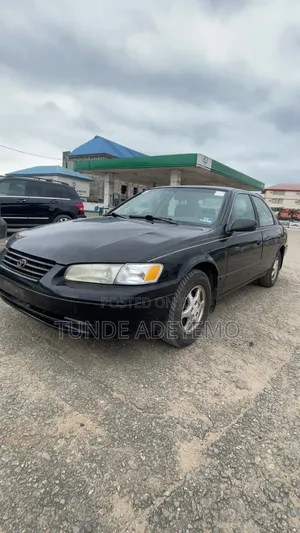 Toyota Camry 2000 Black
