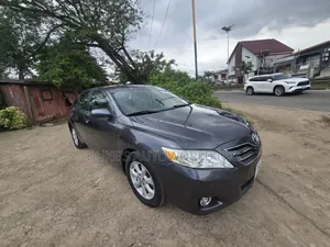 Toyota Camry LE 4dr Sedan (2.5L 4cyl 6A) 2011 Gray