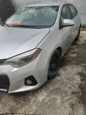 Toyota Corolla LE Special Edition 4dr Sedan (1.8L 4cyl 4A) 2013 Silver