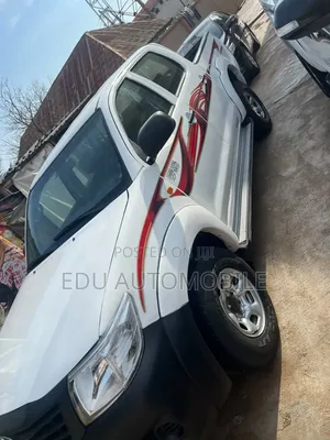 Toyota Hilux 2012 White