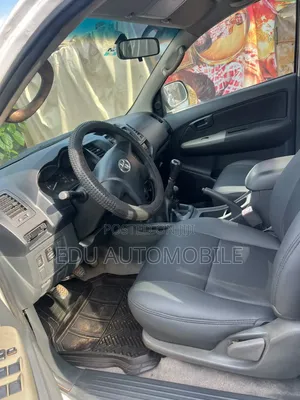 Toyota Hilux 2012 White