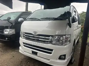 Toyota HiAce 2012 White