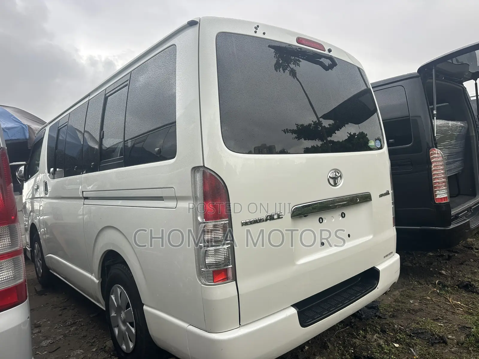 Toyota HiAce 2012 White