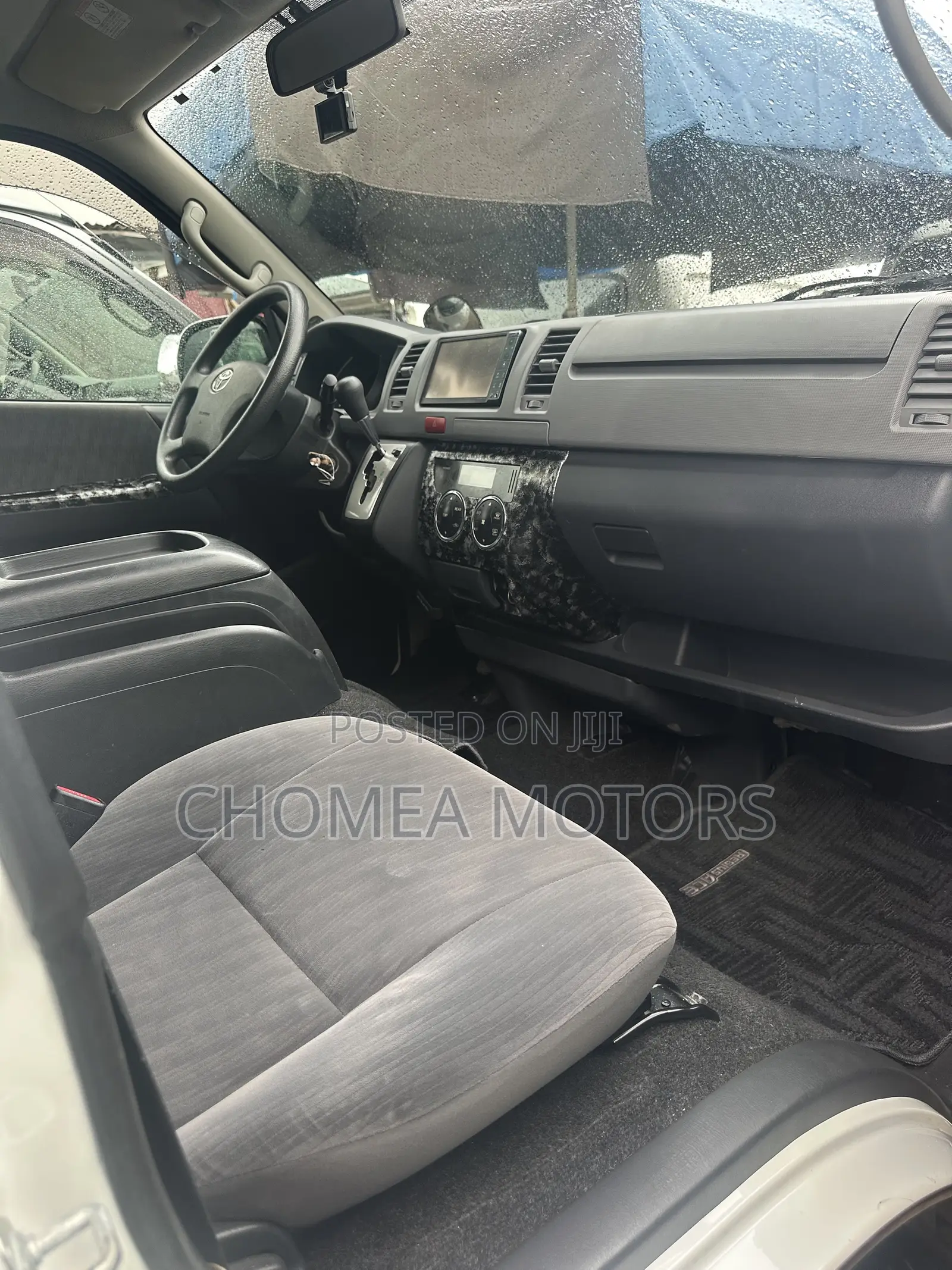 Toyota HiAce 2012 White