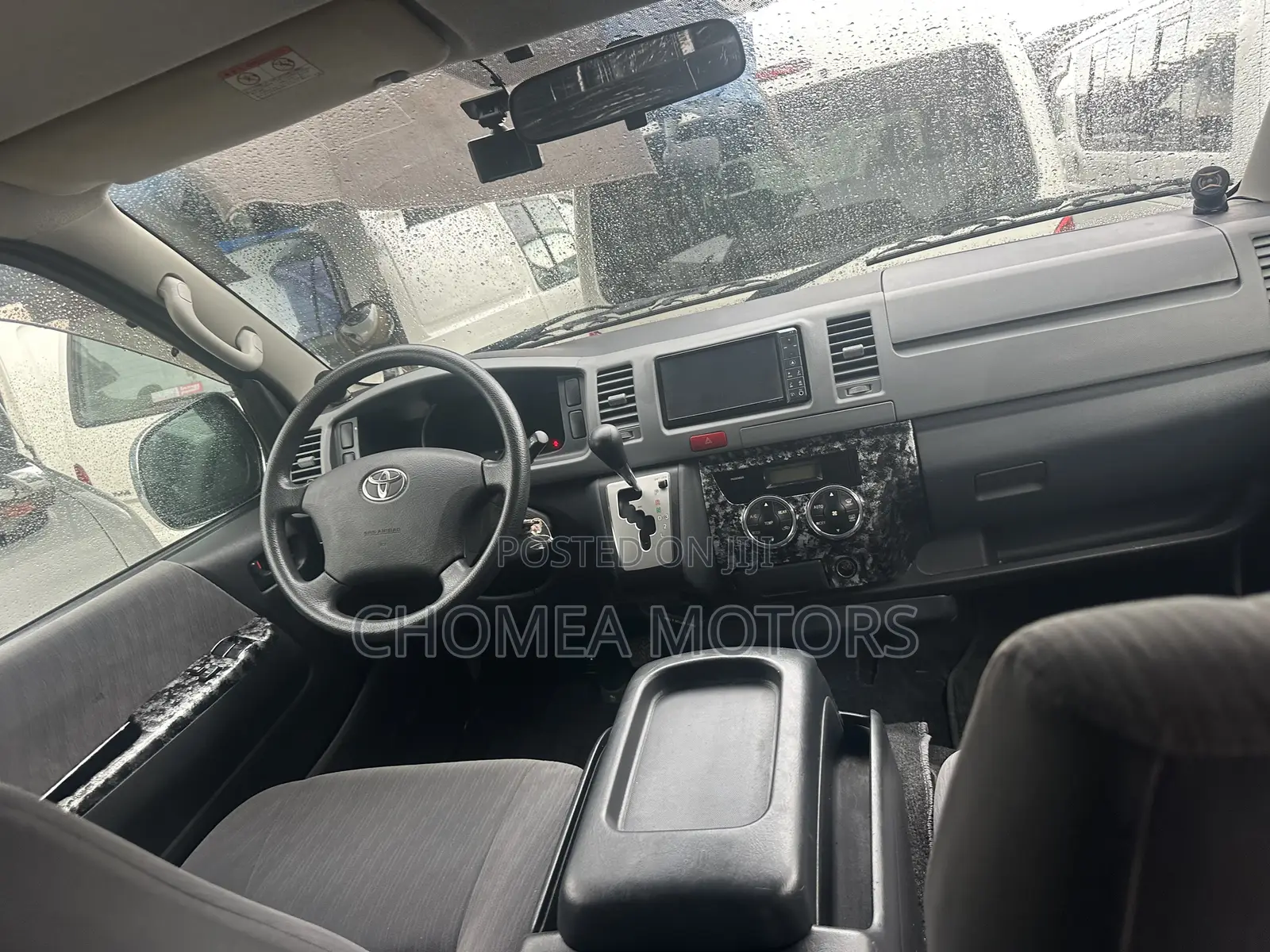 Toyota HiAce 2012 White