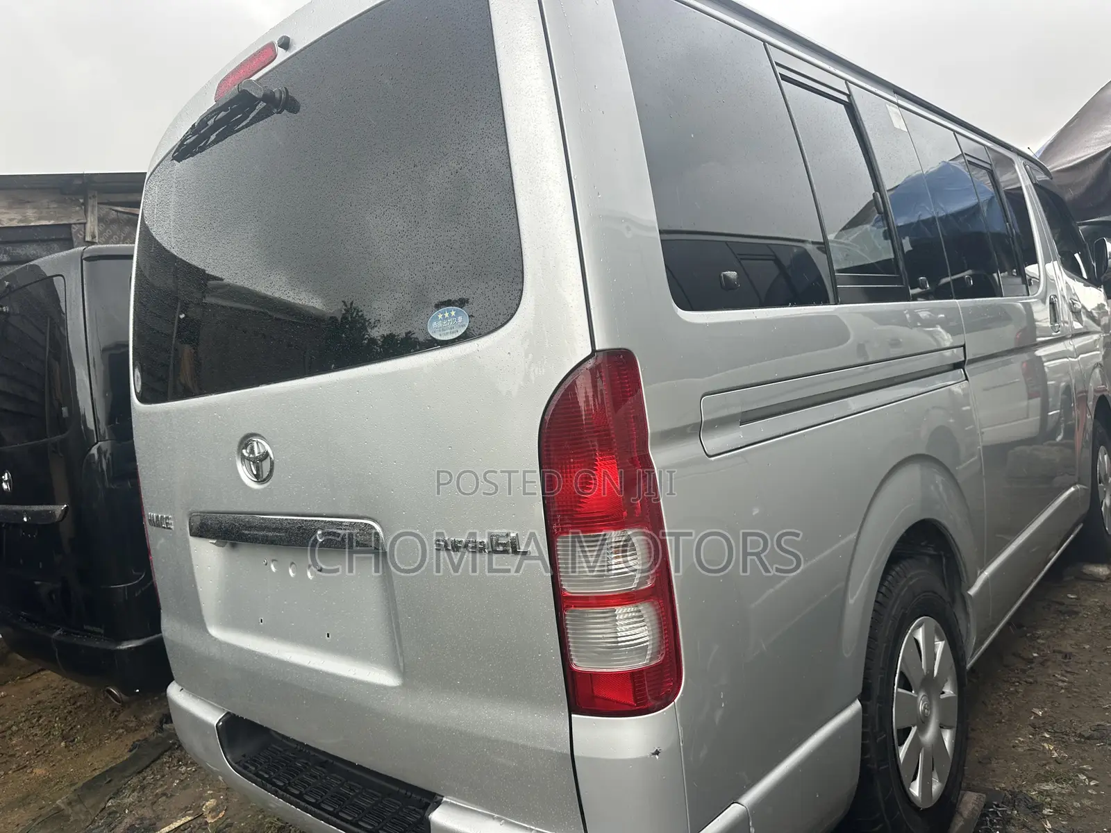 Toyota HiAce 2010 Silver