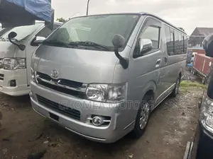 Toyota HiAce 2010 Silver