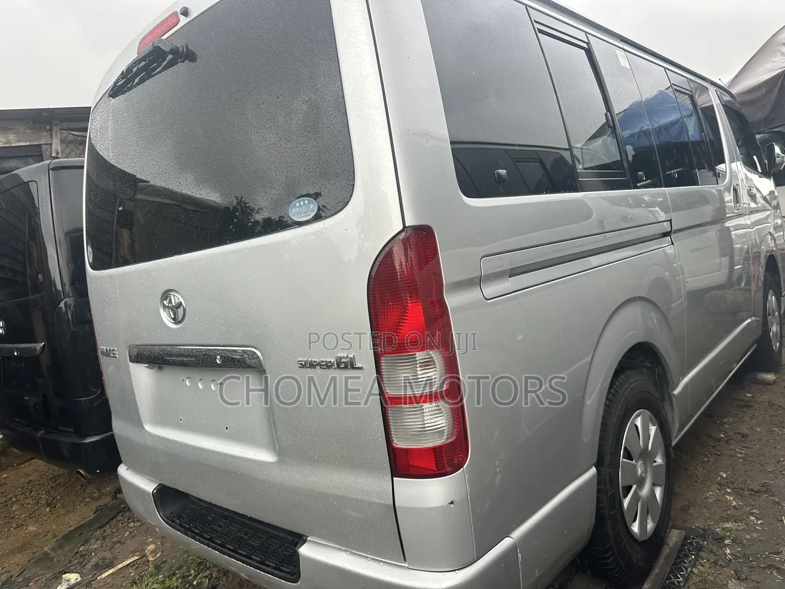 Toyota HiAce 2010 Silver