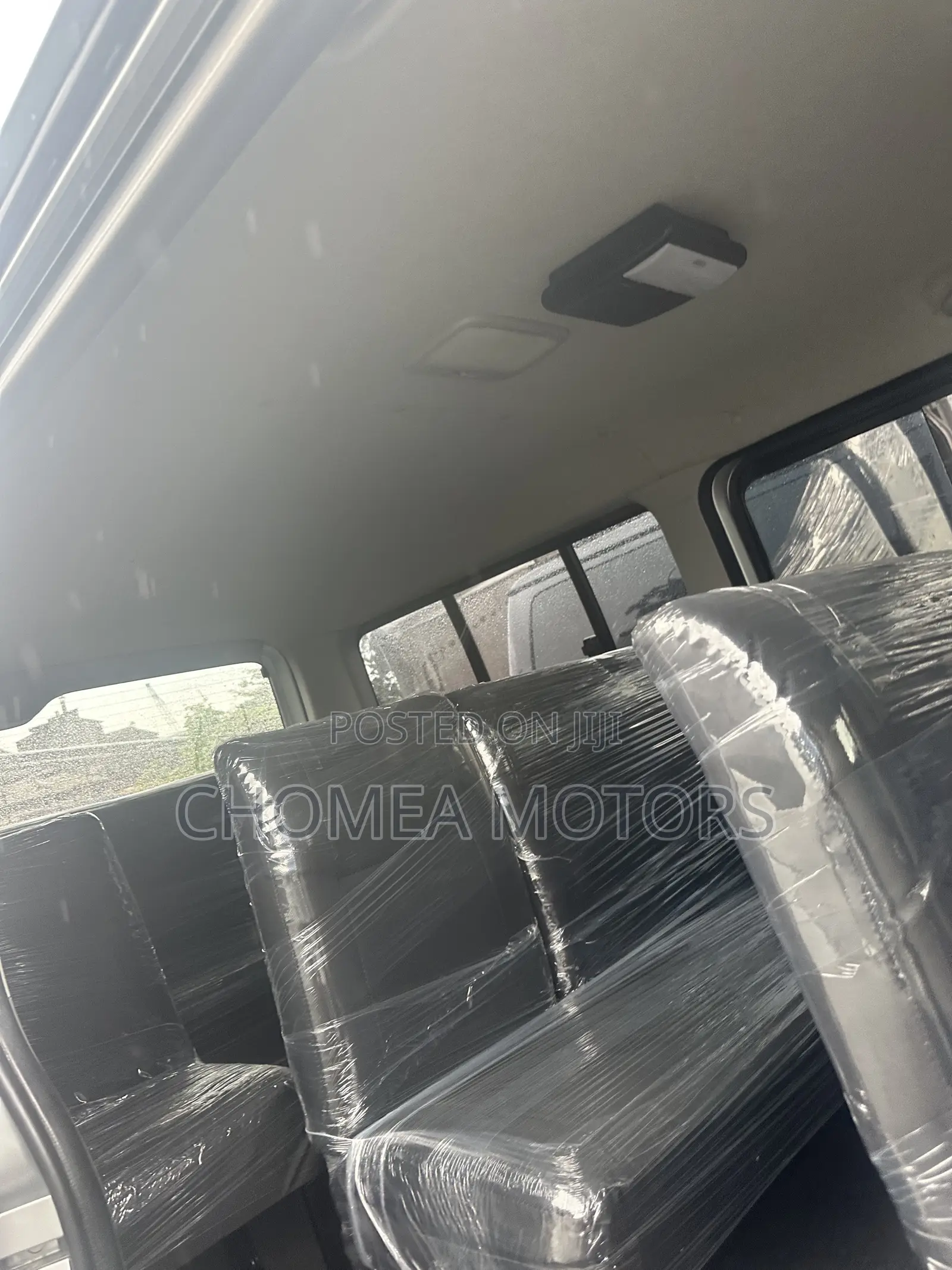 Toyota HiAce 2010 Silver