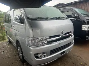 Toyota HiAce 2010 Silver