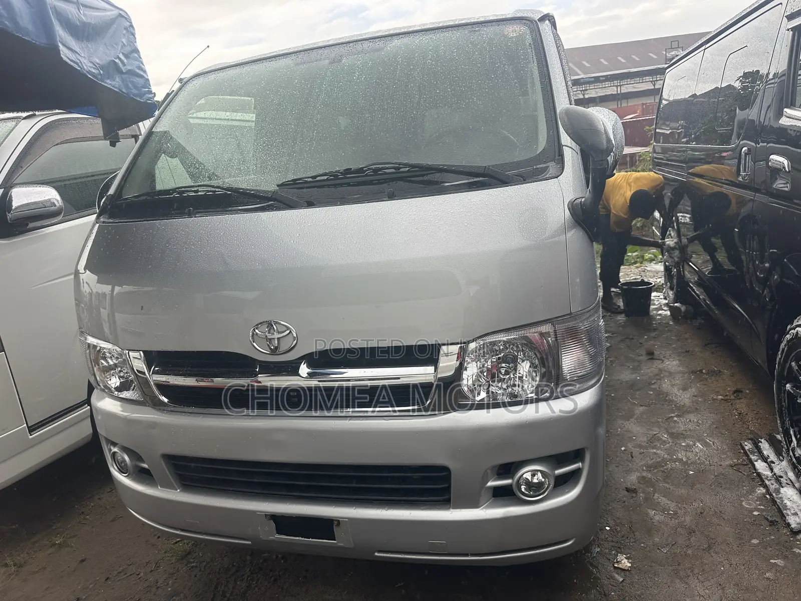 Toyota HiAce 2010 Silver