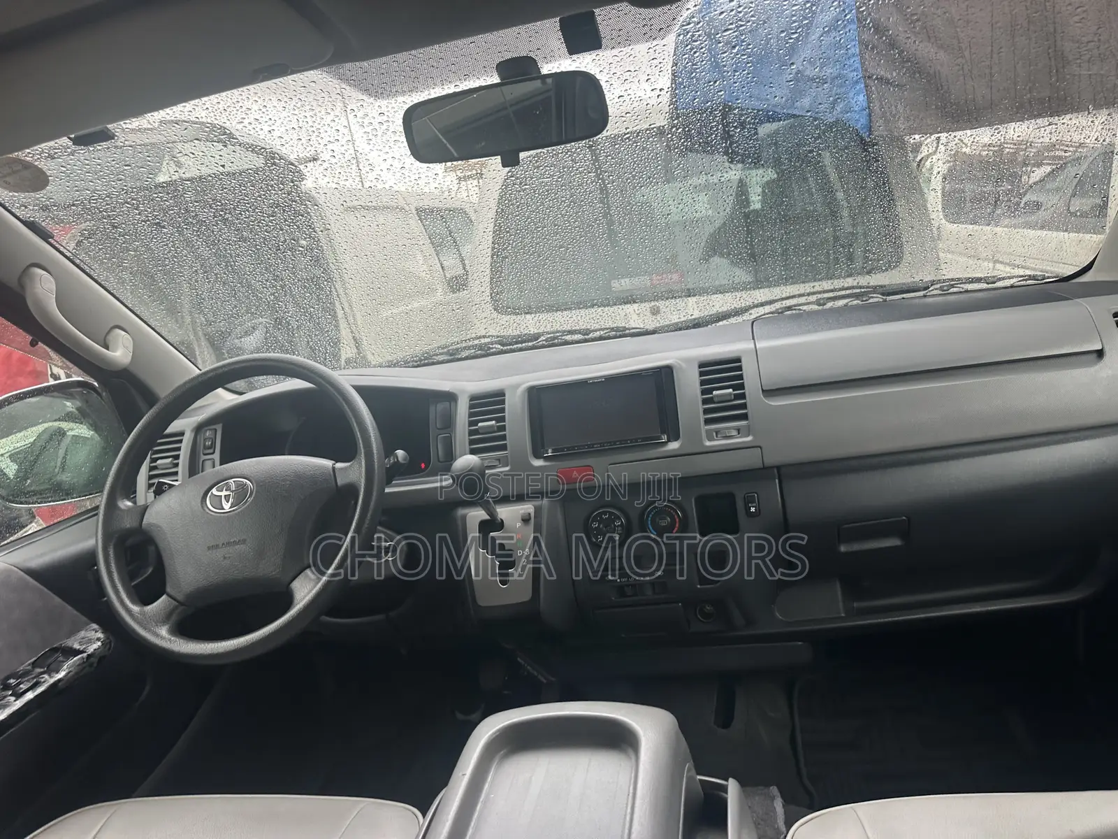 Toyota HiAce 2010 Silver