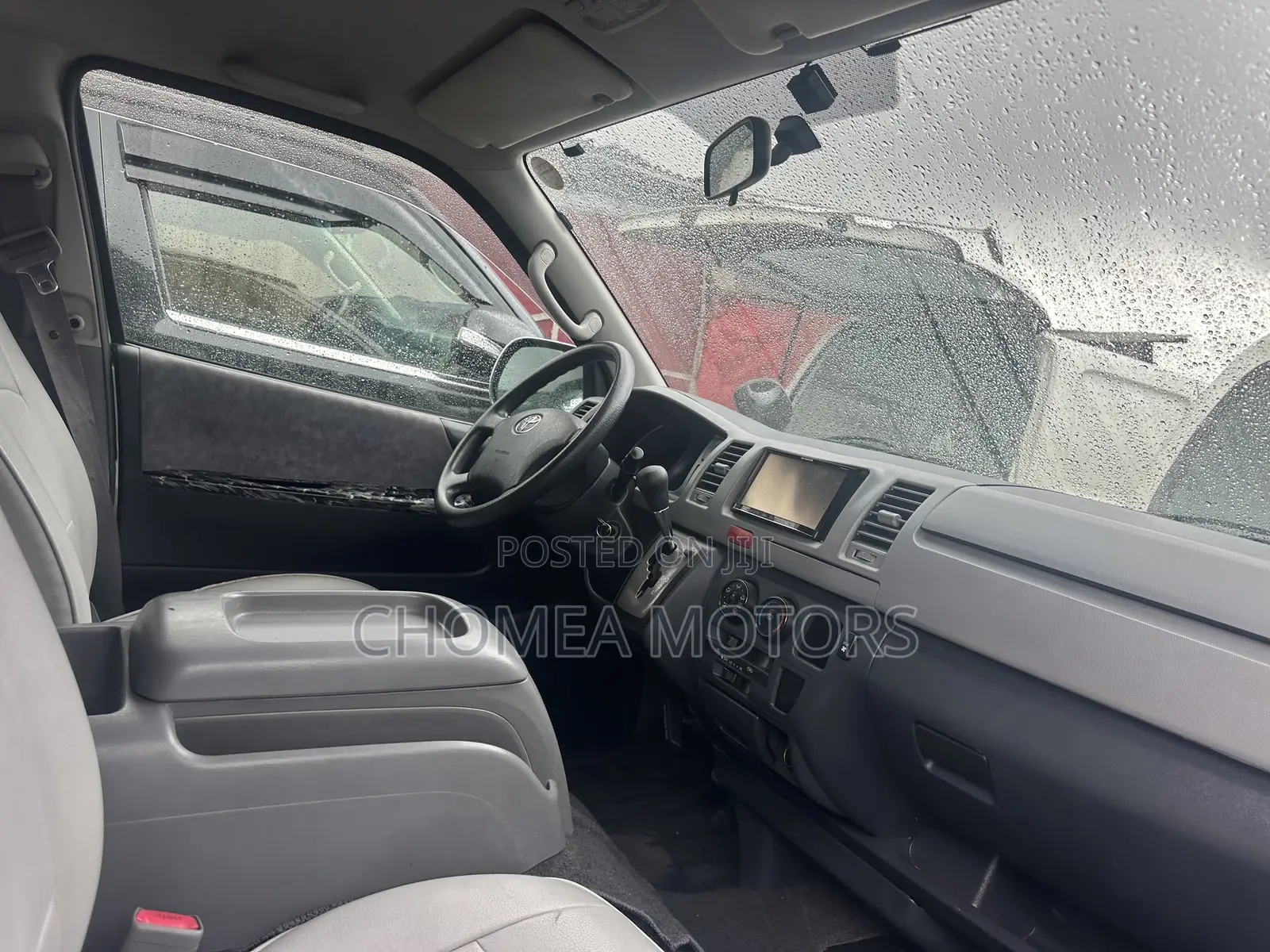 Toyota HiAce 2010 Silver