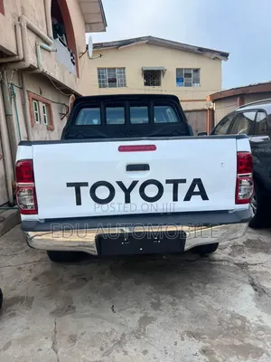 Toyota Hilux 2014 White