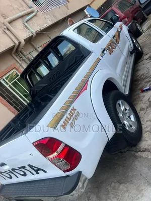 Toyota Hilux 2014 White