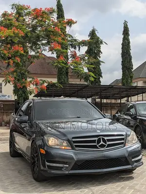 Mercedes-Benz C300 Luxury 4Matic Sedan AWD (3.5L 6cyl 7A) 2014