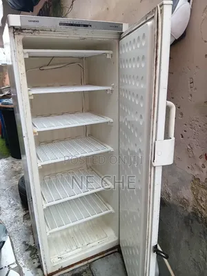 Refrigerator, Freezer-on-Top, Water Dispenser