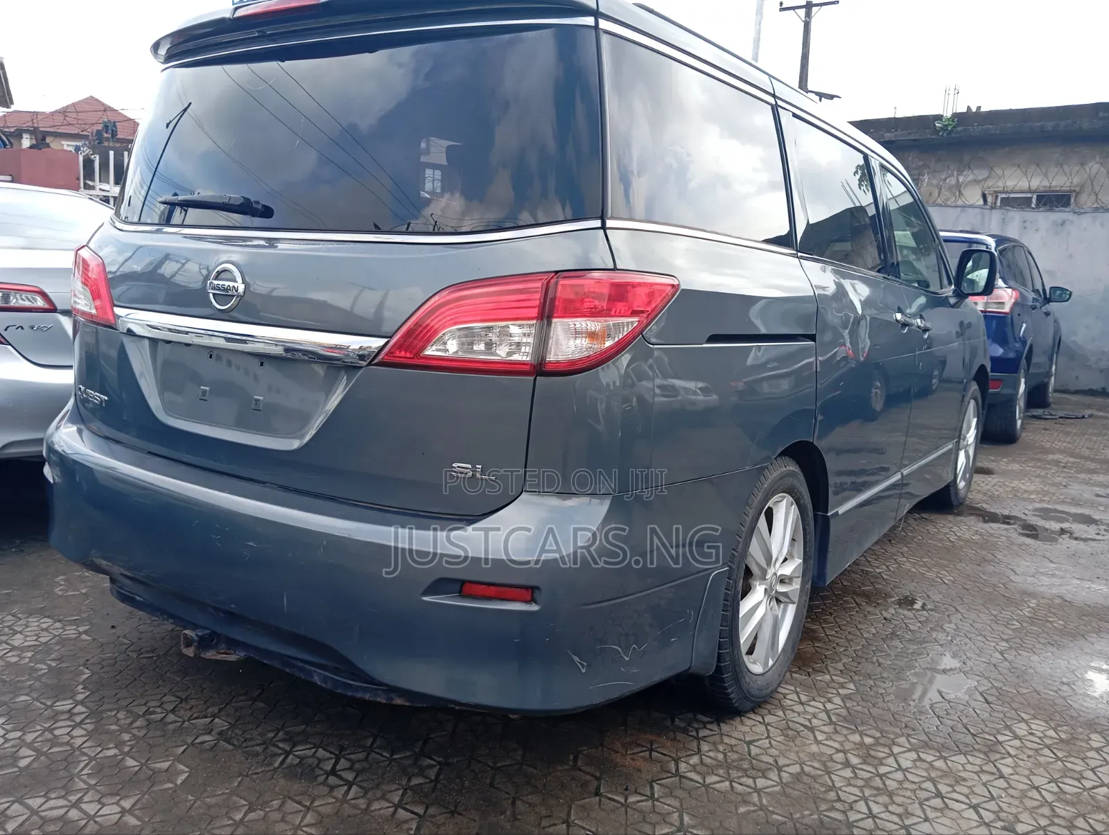 Nissan Quest 2012 Gray