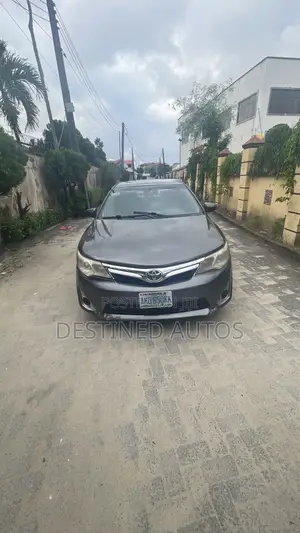 Toyota Camry LE 4dr Sedan (2.5L 4cyl 6A) 2012 Gray