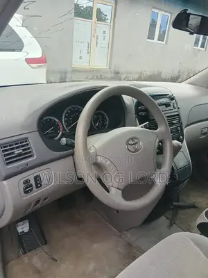 Toyota Sienna 2005 Blue