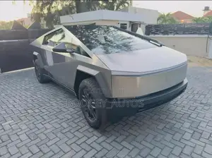 Tesla Cybertruck 2024 Gray