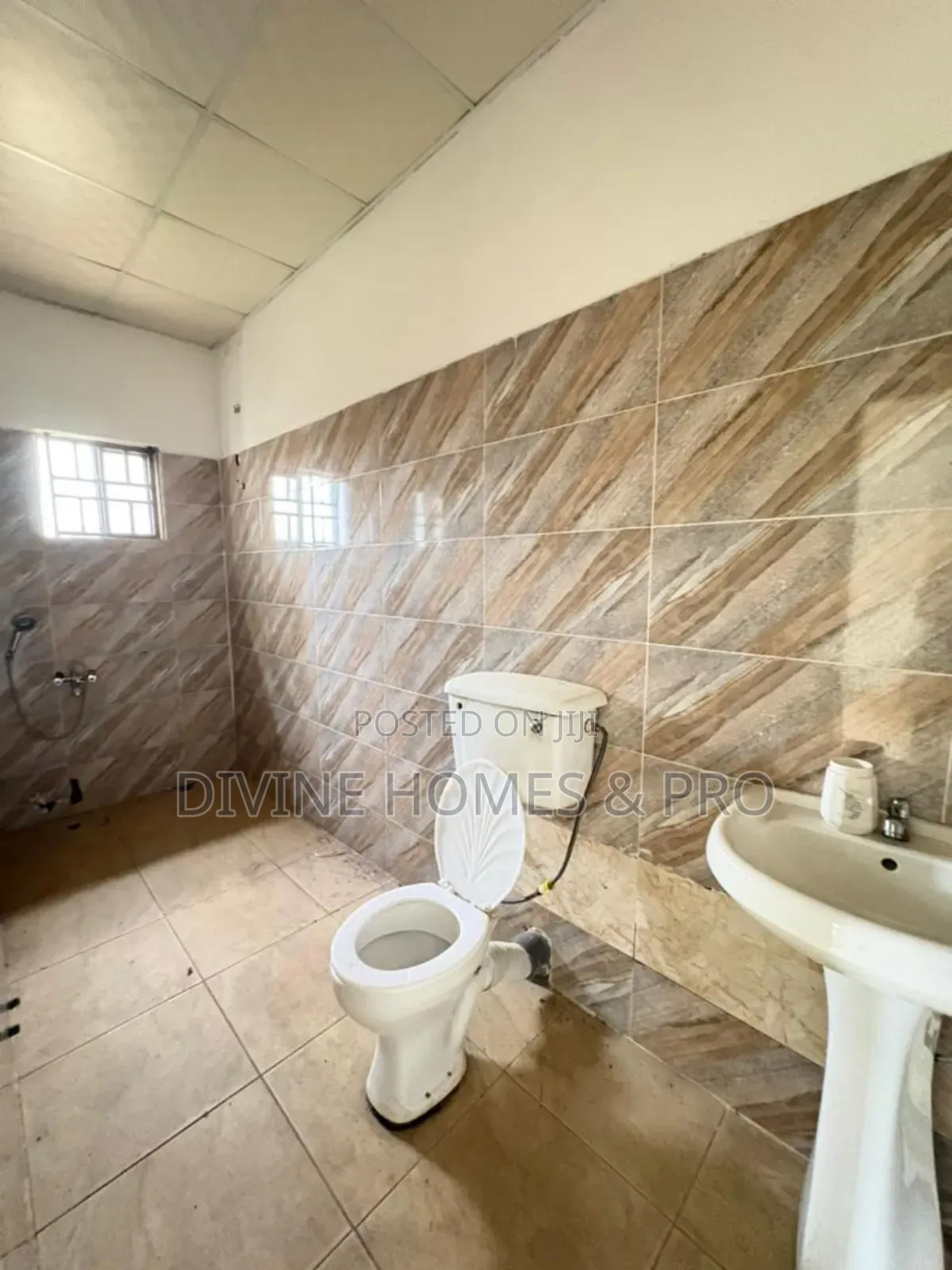 Spacious Apartment for Office Use
