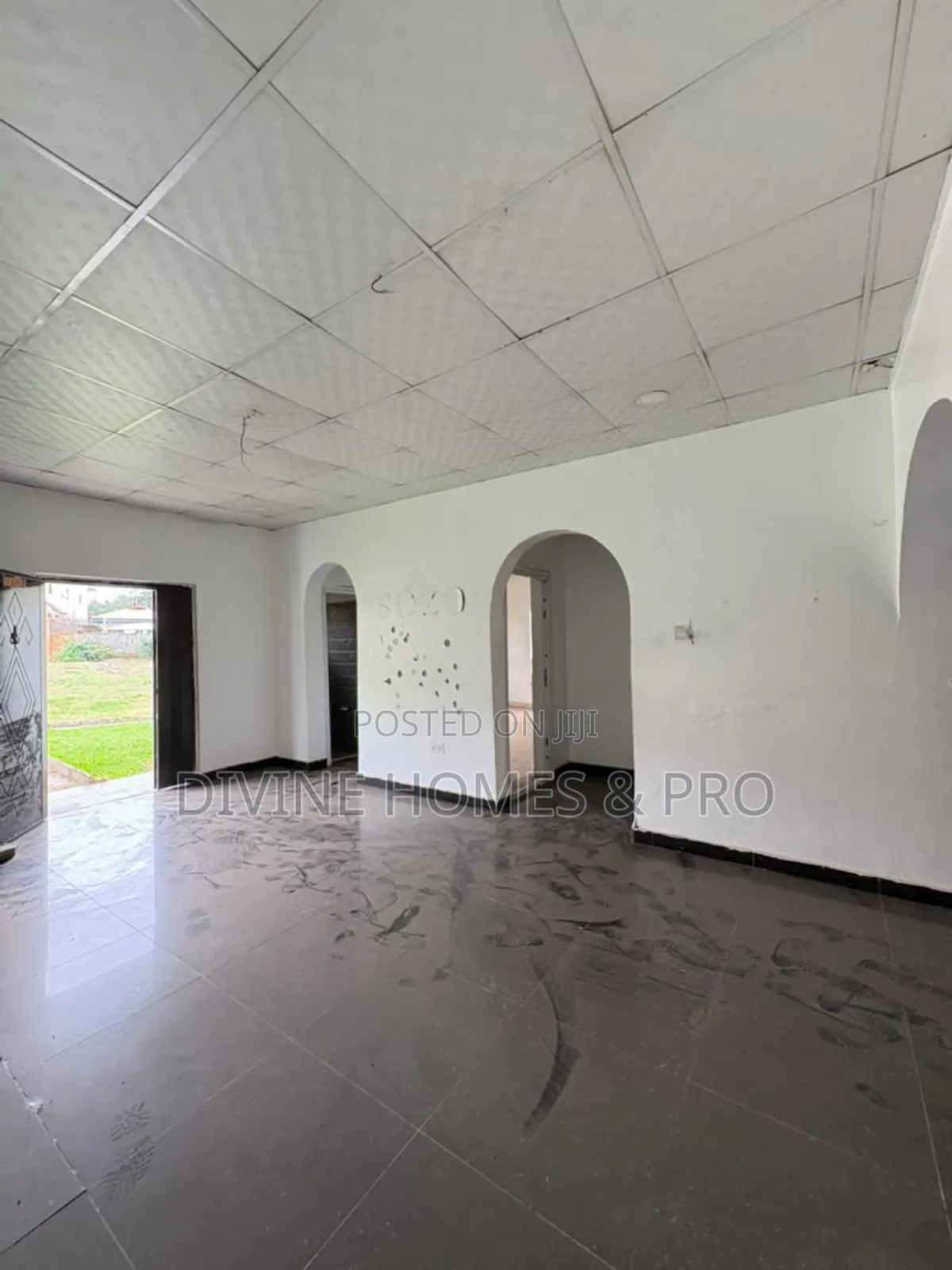 Spacious Apartment for Office Use