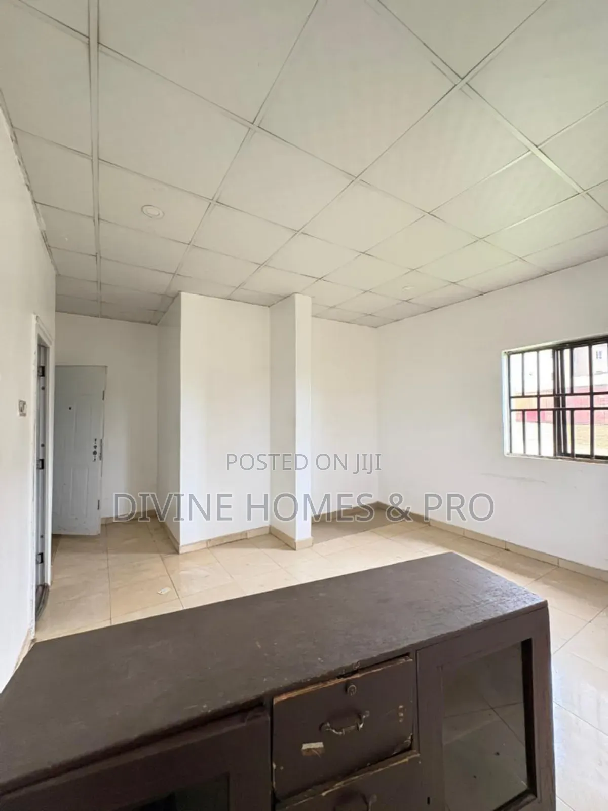Spacious Apartment for Office Use