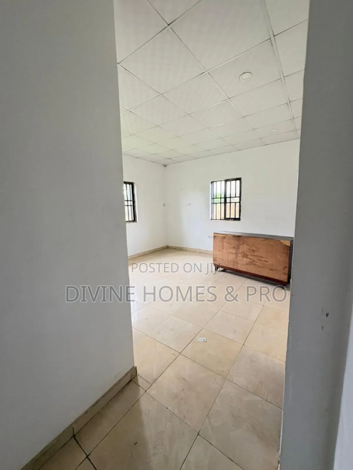 Spacious Apartment for Office Use