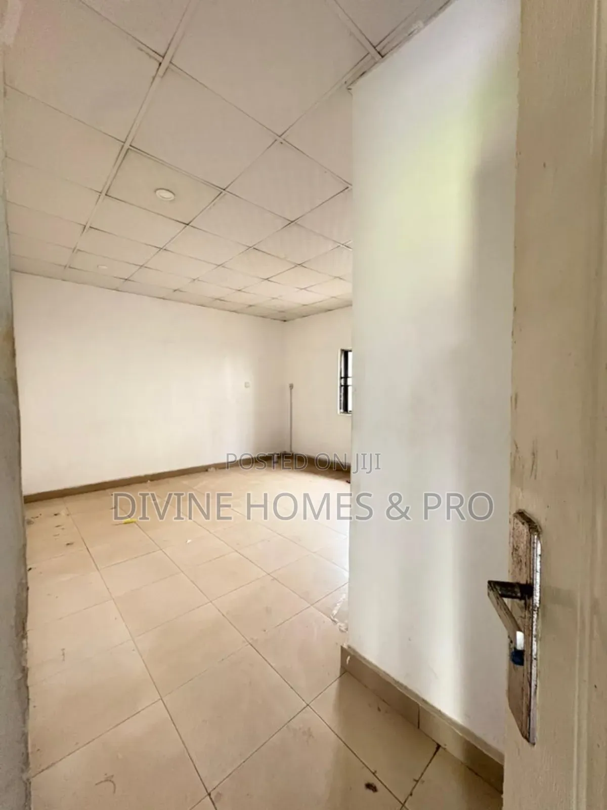 Spacious Apartment for Office Use
