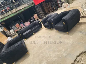 High Quality Complete Set of Sofa Couch.