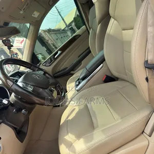 Mercedes-Benz M Class ML350 4MATIC 4dr SUV AWD (3.5L 6cyl 7A) 2014 Gold