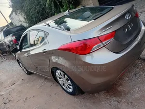 Hyundai Elantra Limited Sedan FWD (1.8L 4cyl 6A) 2013 Gray