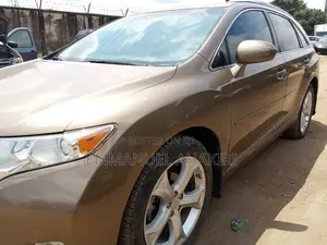 Toyota Venza 2012 Gold