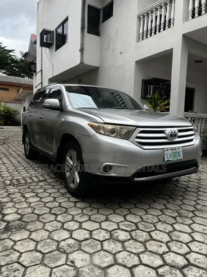 Highlander 3Rows for Rent in Lagos