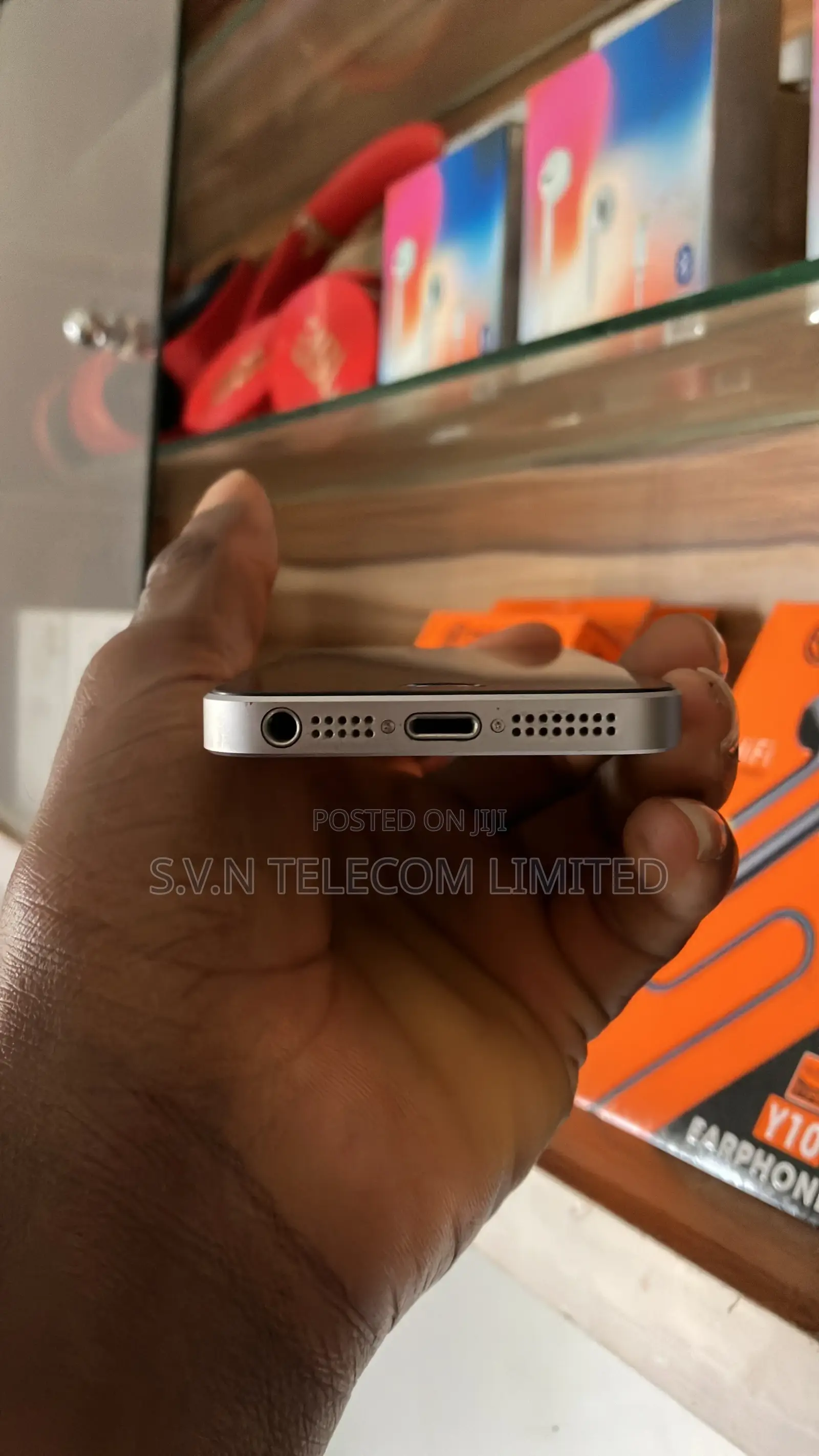 Apple iPhone SE 16 GB Black