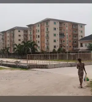 3bdrm Apartment in Chevron for rent